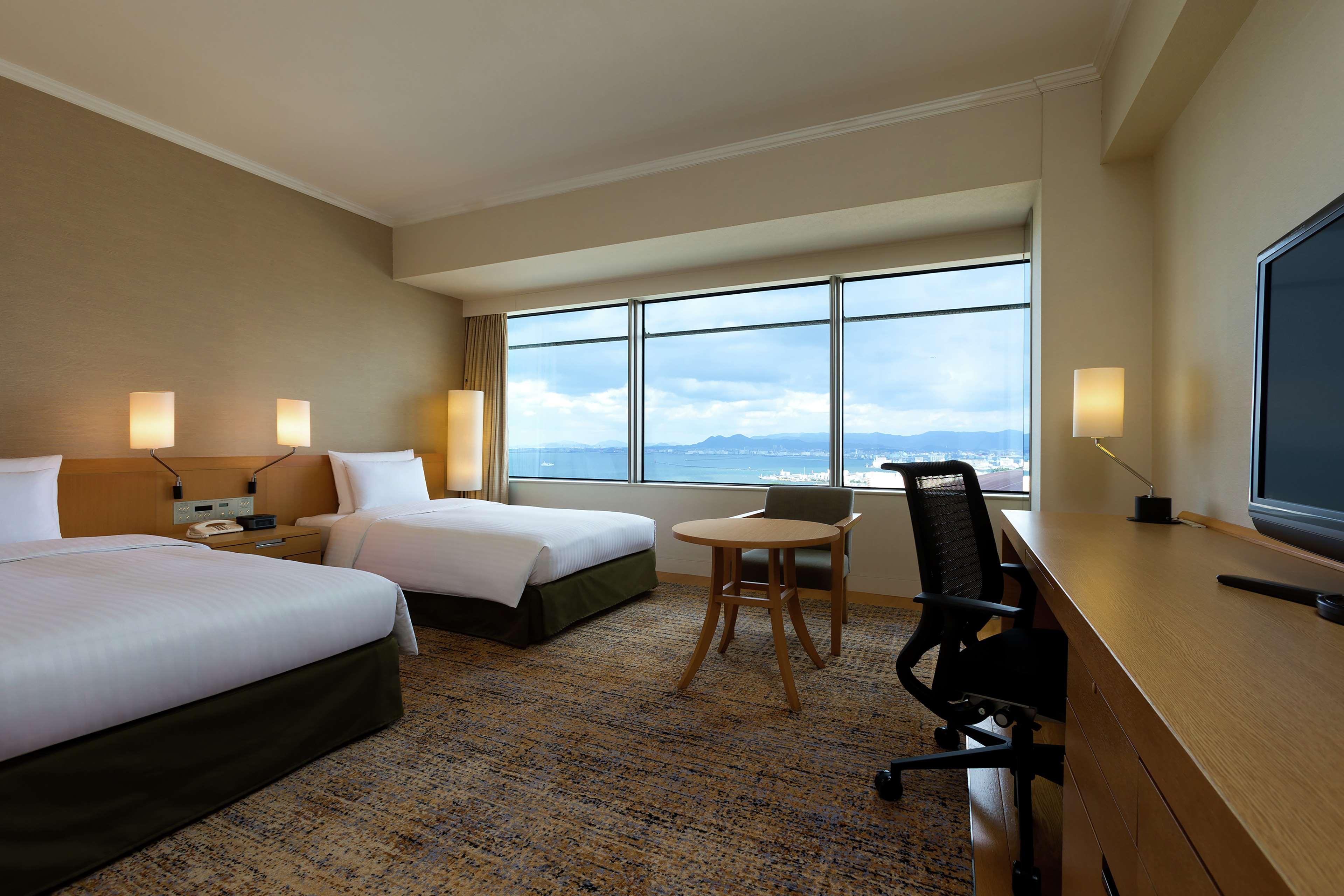Hilton Fukuoka Sea Hawk Hotel Exterior foto