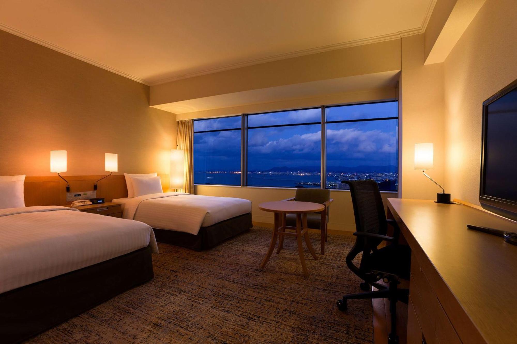 Hilton Fukuoka Sea Hawk Hotel Exterior foto